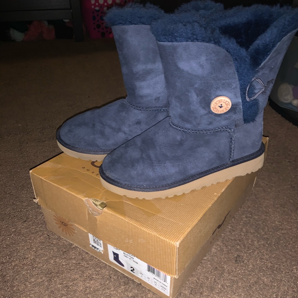 Kids Ugg Boots Size 2